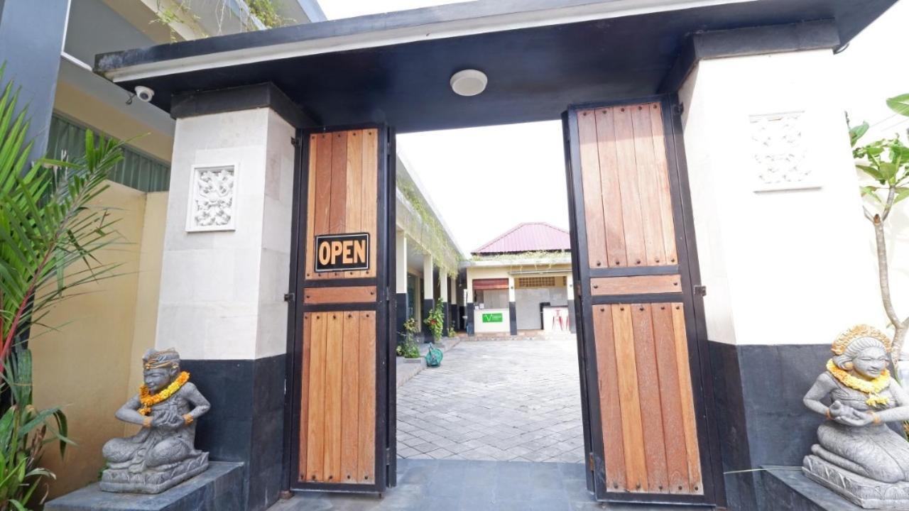 V Canggu Dormitory Exteriör bild
